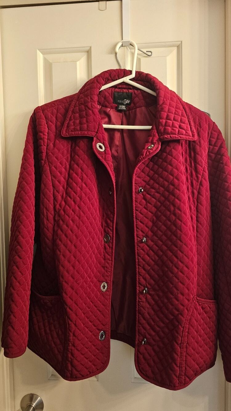 East 5th Avenue Quilted Jacket Size EUC Size XL Burgundy